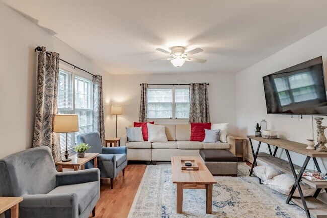 Foto del edificio - 413 Coventry Way