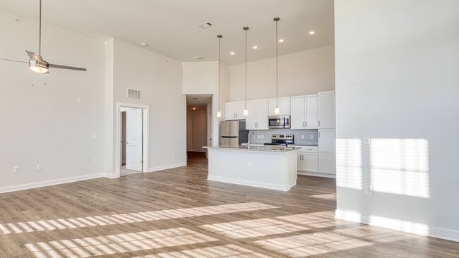 Building Photo - The Bella at Westchester
