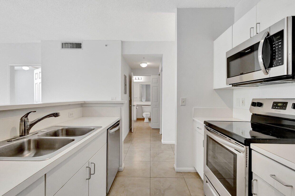 Primary Photo - 720 S Sapodilla Ave