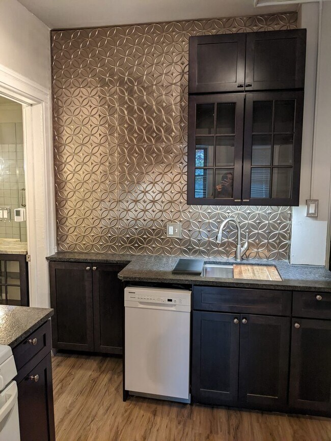 Foto del edificio - 1418 N Greenview Ave