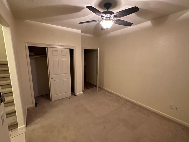 Building Photo - 1495 Davenport Dr