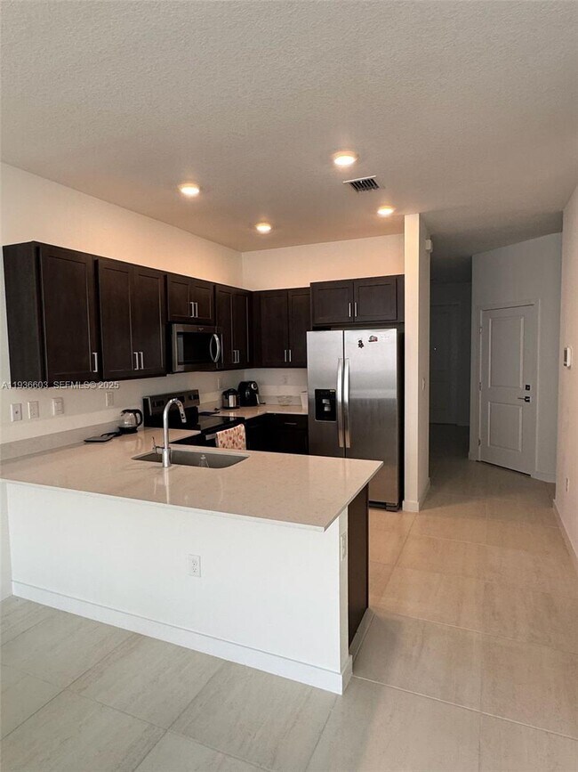 Foto del edificio - 141 NE 13th St