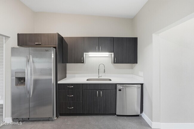 Foto del edificio - 6116 N 12th Pl