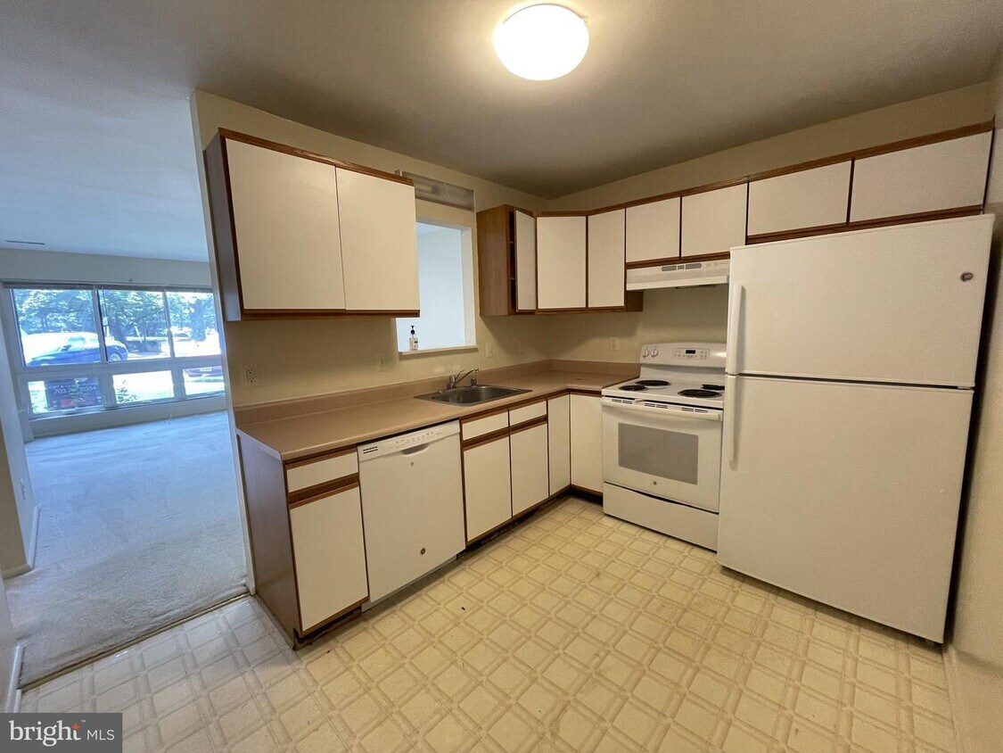 Primary Photo - 1687 Westwind Way