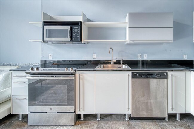 Foto del edificio - 690 SW 1st Ct