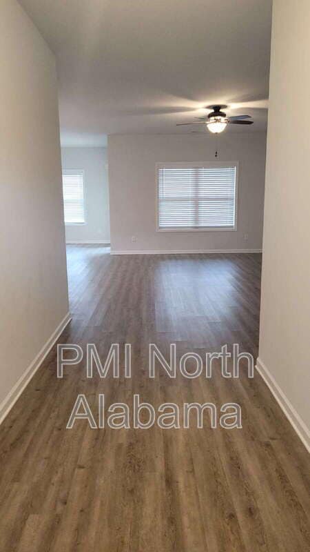 Building Photo - 307 Temper St