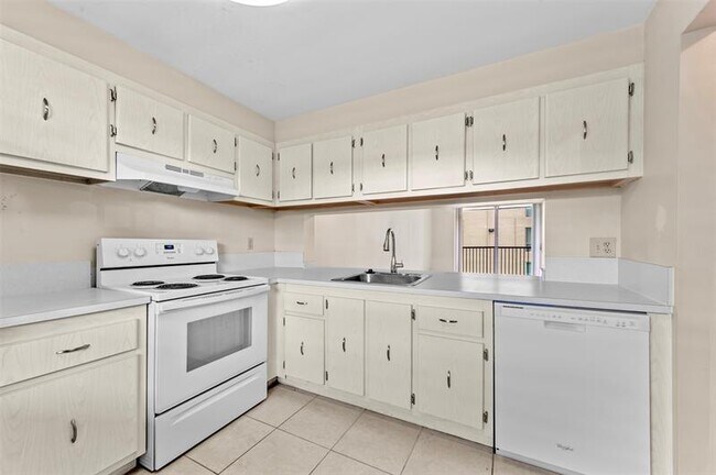 Foto del edificio - 7173 Orange Dr