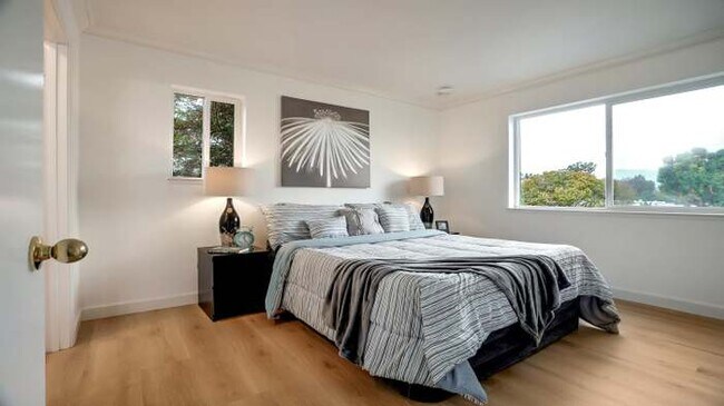 Foto del edificio - 42 Castlecrest Dr