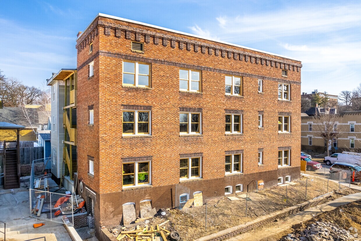 March 2022 - 702 20th St