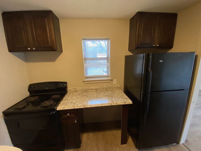 Foto del edificio - 2 Bedroom Ground Level Apartment in Columbia