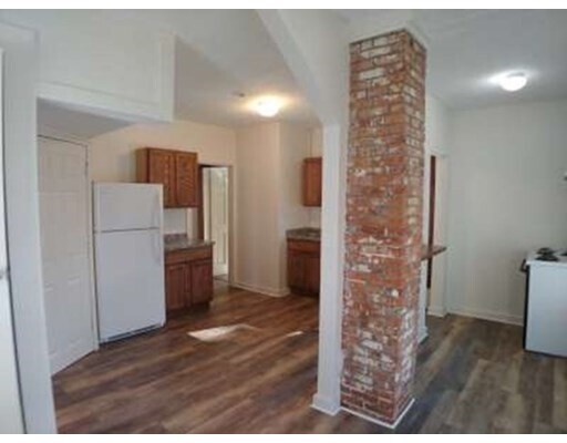 Building Photo - 81 Salem End Rd