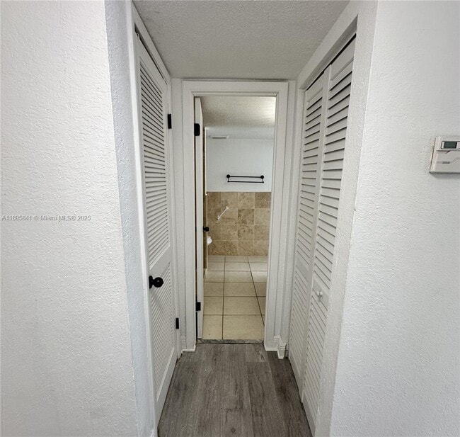 Foto del edificio - 17500 NW 68th Ave