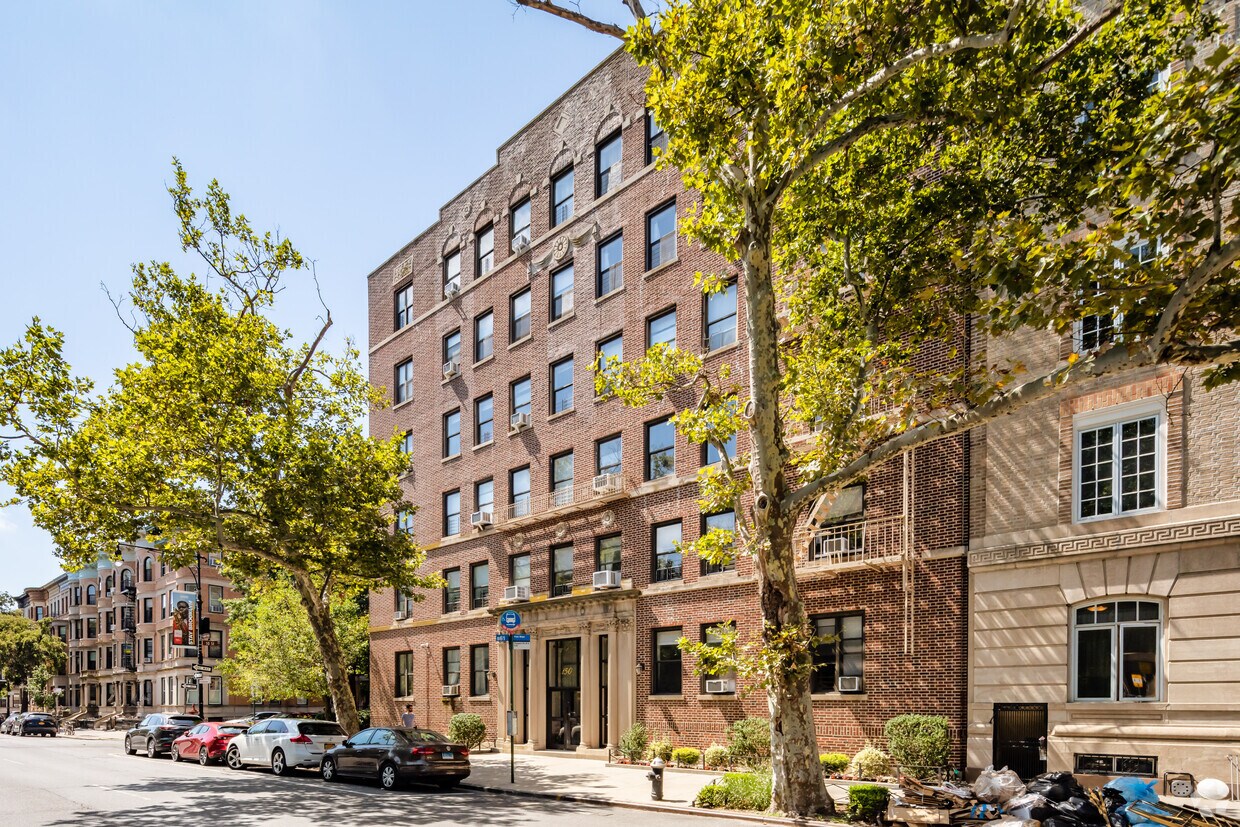 Primary Photo - 150 Prospect Park W