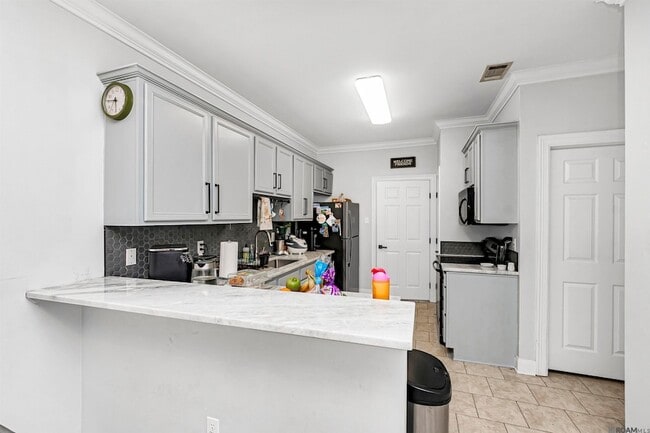 Photo - 10600 Lakes Blvd House