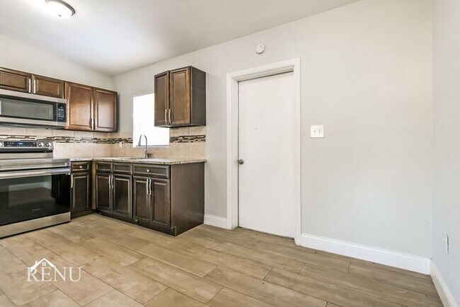 Building Photo - 1740 36th Street