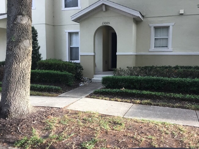 Foto del edificio - Avalon Park Spacious two story townhome