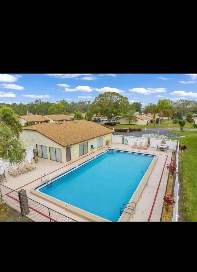 Foto del edificio - 6024 Indrio Rd