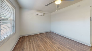 Biscayne Bay - Living Room.jpg - Bayshore Palms at Soho