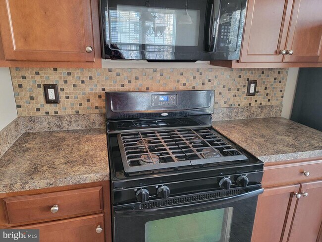 Building Photo - 44578 River Otter Dr