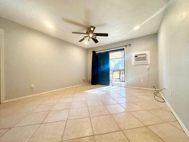 Building Photo - Beautiful one bedroom condo!