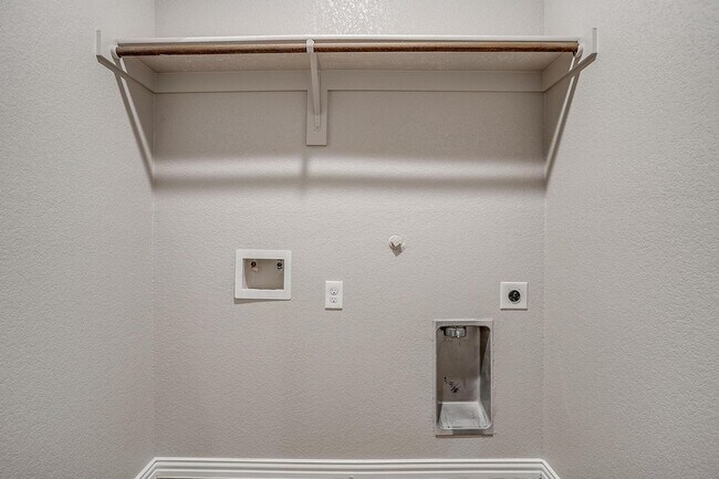 Foto del edificio - Move in Ready