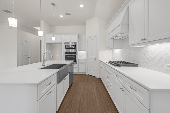Stainless Steele Appliances and Under Cabinet Lighting - 12220 Lady Eli Dr