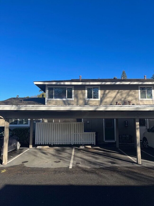 Building Photo - Spacious and Updated Three Bedroom Napa Condo