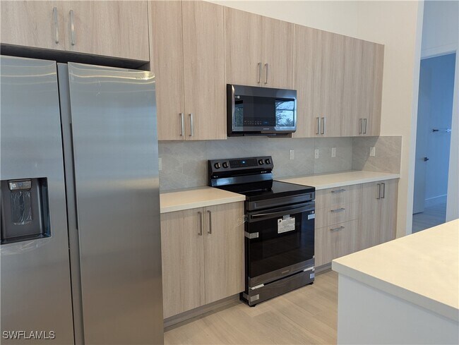 Foto del edificio - 1227 NW 40th Pl