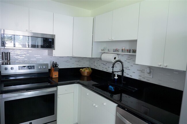 Foto del edificio - 508 Gardens Dr