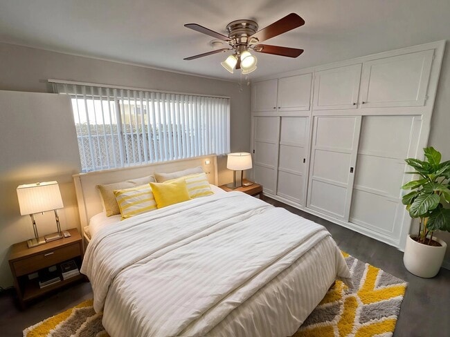 Building Photo - 1236 N Sweetzer Ave