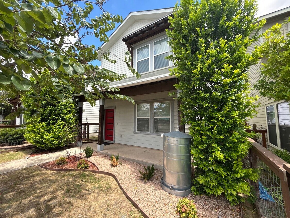 Modern Downtown Living in Historic Dignowi... - Modern Downtown Living in Historic Dignowi...