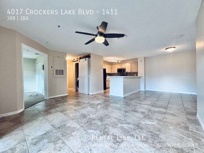 Foto del edificio - 4017 Crockers Lake Blvd