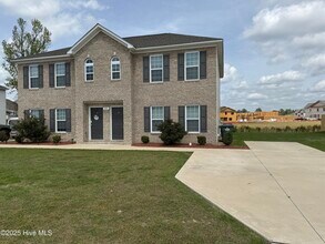 Building Photo - 321 S Pointe Dr