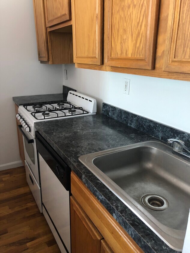 Kitchen - 400 Jefferson St