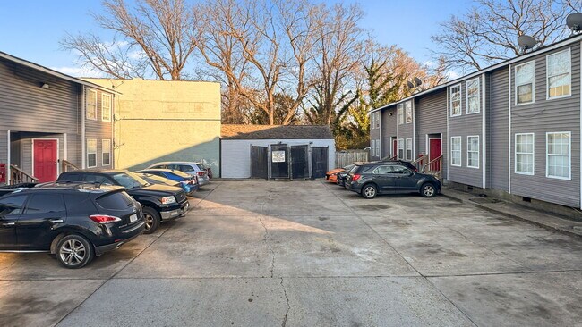 Building Photo - 1100 Wilson Rd