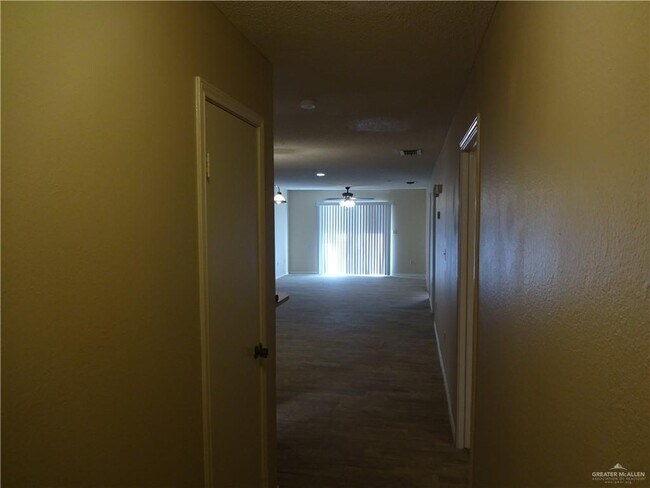 Foto del edificio - 111 Yuma Ave