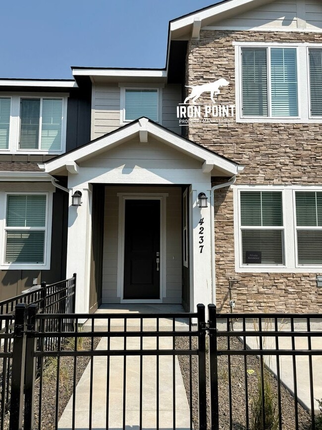 Building Photo - 4237 W Flint Dr