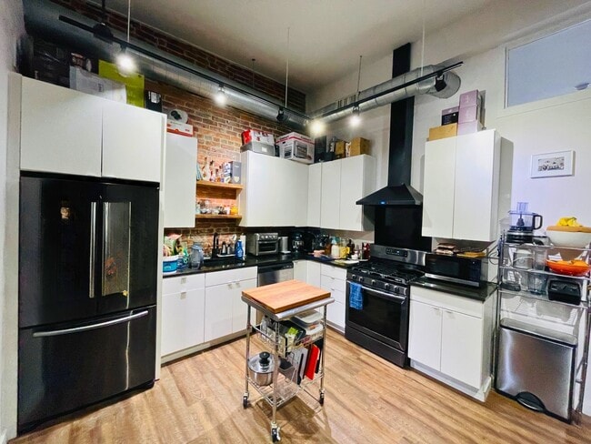 Building Photo - 4411 Butler St