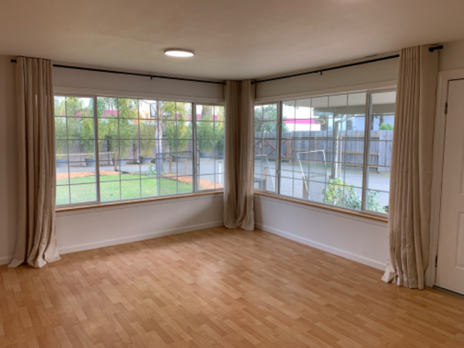 Foto del edificio - 720 Brittain Ln