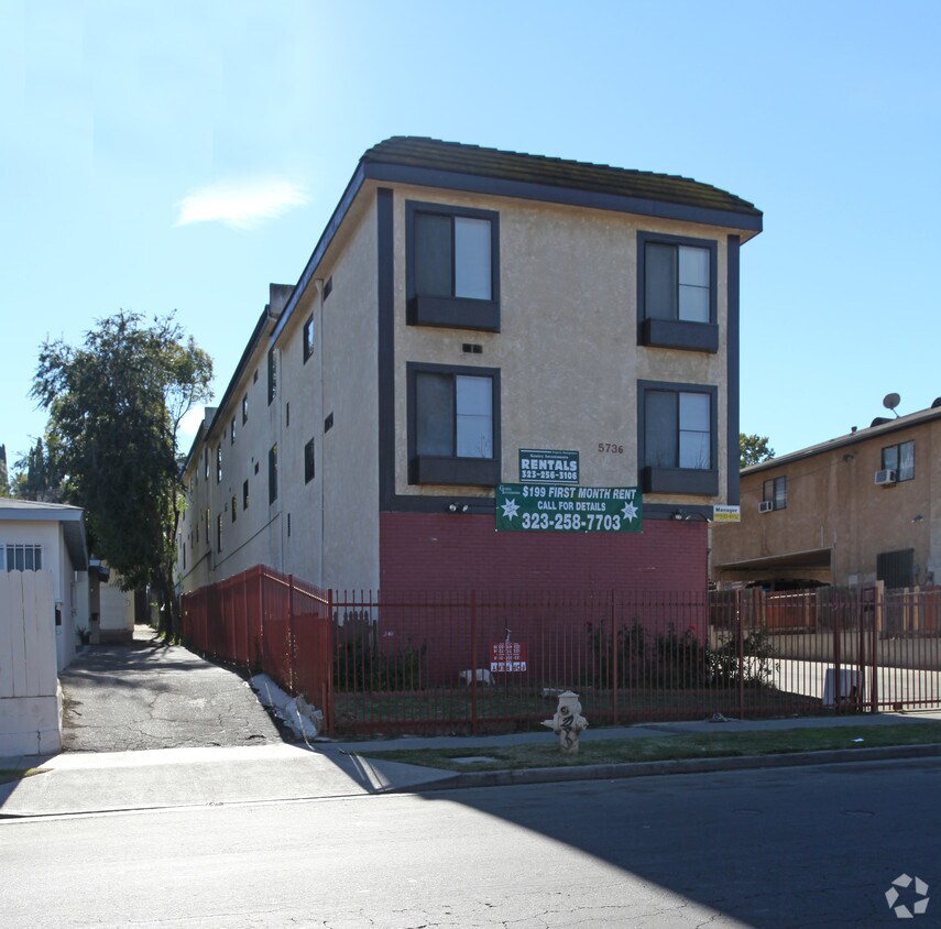 Building Photo - 5736 Aldama St