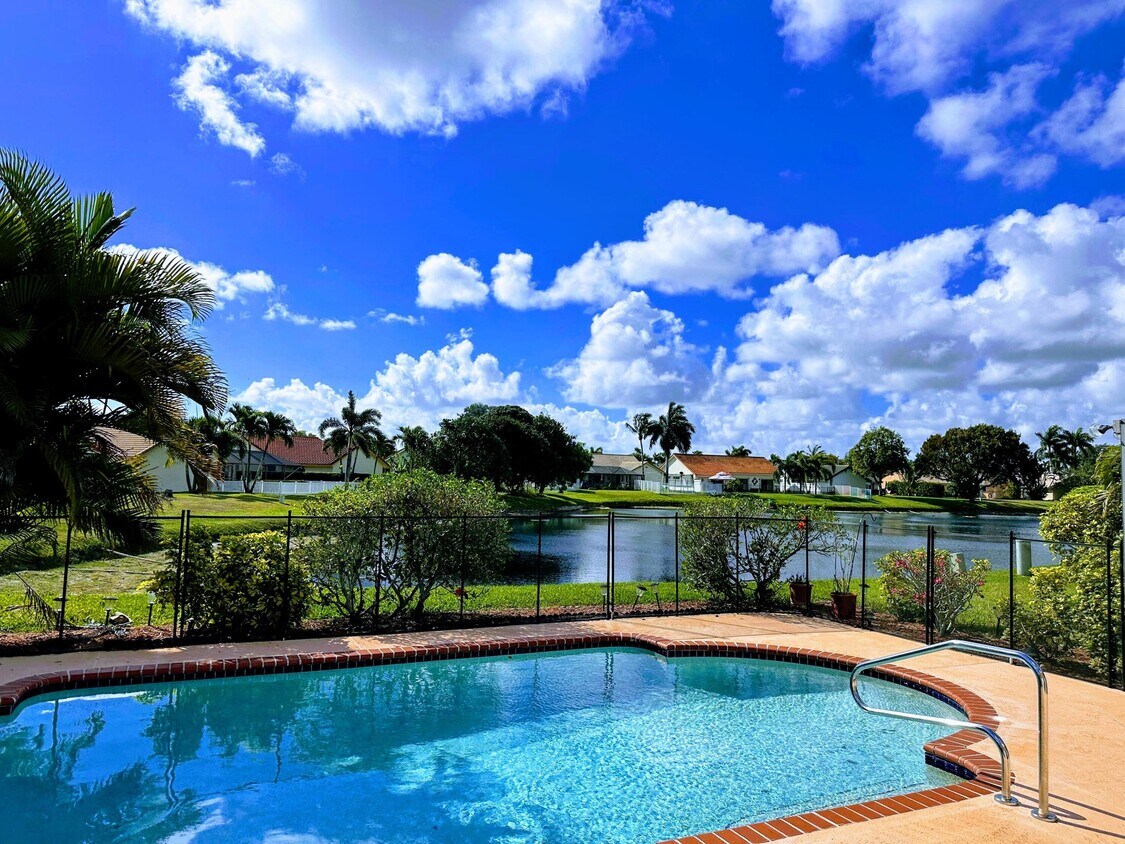 Foto principal - 9645 El Clair Ranch Rd