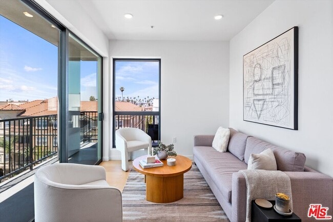 Foto del edificio - 904 S New Hampshire Ave