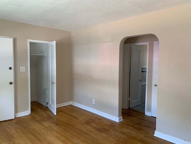 Building Photo - 260-42-260-74 74th Ave