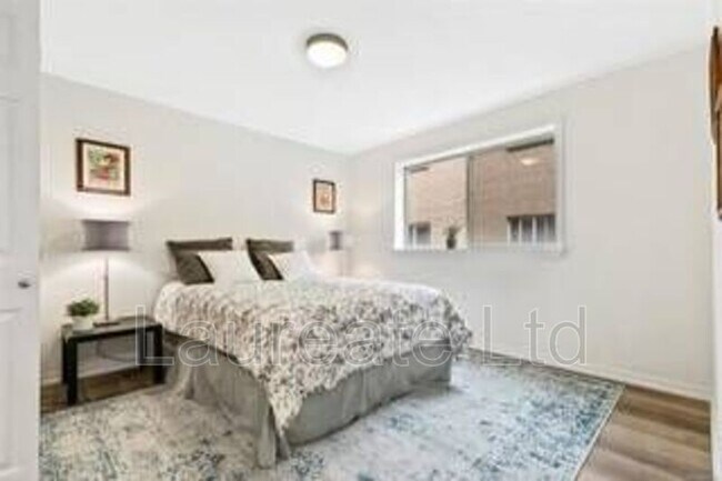 Building Photo - 1421 Pearl St