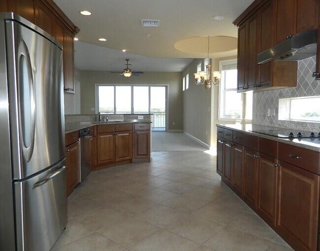 Foto del edificio - 8743 The Esplanade St