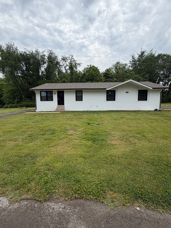 Building Photo - 4405 Diddle Dr