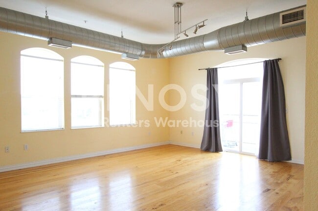 Building Photo - 277 N Broadway