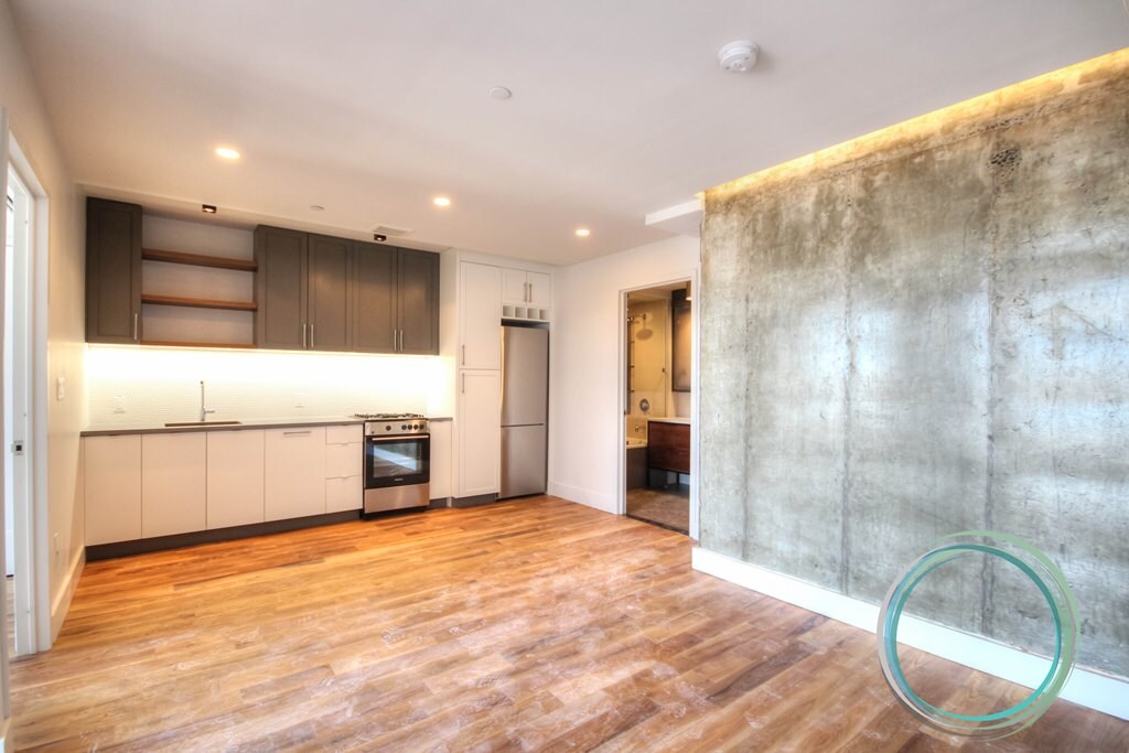 310 Graham Ave, Brooklyn, NY 11211 Apartments in Brooklyn, NY