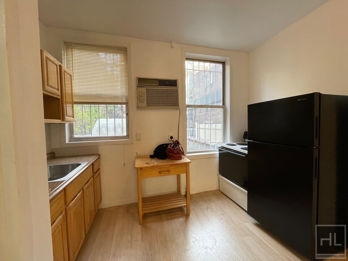 Foto principal - 94 W Houston St