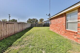 Building Photo - 2302 Kewanee Ave